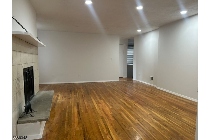 Living/Dining area