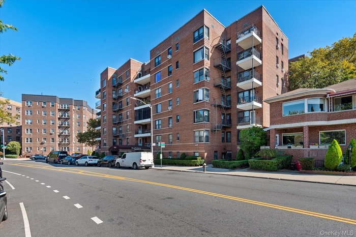 View of apartment building / complex