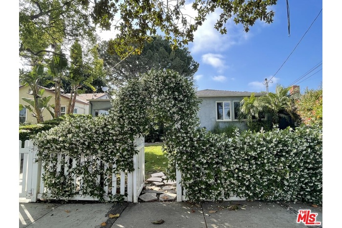 Walk in, Be Charmed!