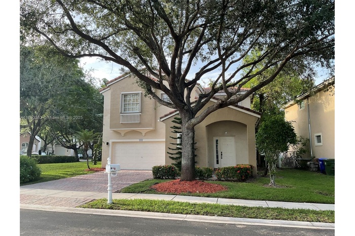 Pretty house w/ paver driveway