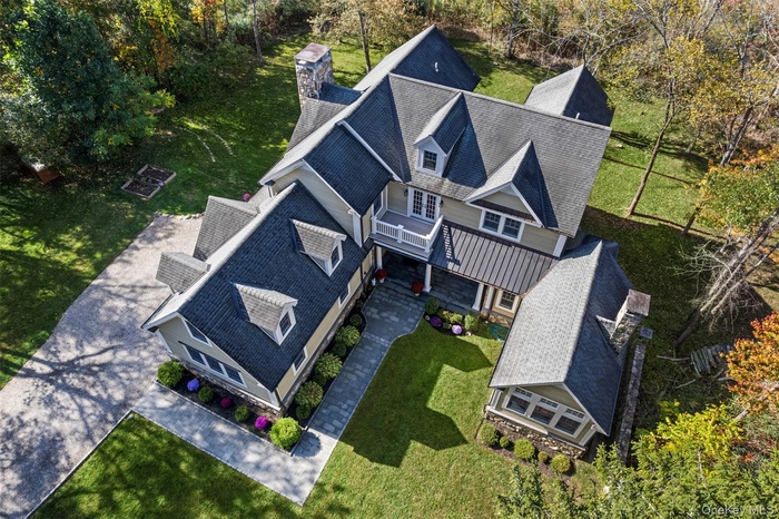 Aerial view of property and surrounding area