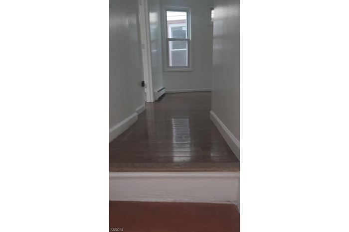 entry way 2nd fl