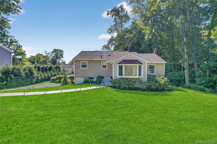 Welcome to 152 Old Post Road North in the Village of Croton-on-Hudson!