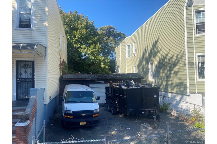 View of home's exterior