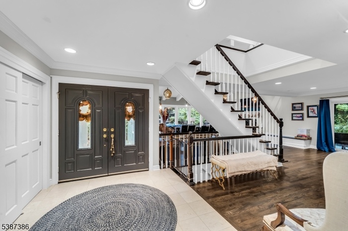 2-Story Foyer