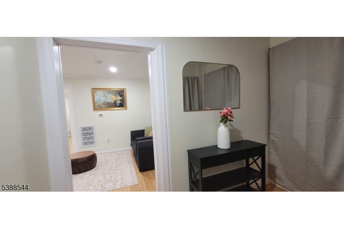 Foyer Furnished