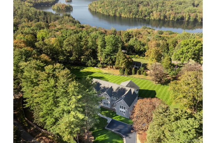 Aerial view of luxury home under construction