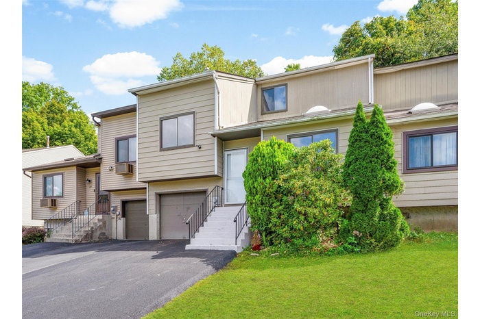 Round Hill Townhouse