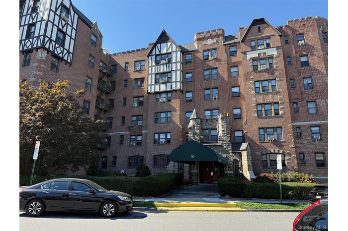 View of apartment building / complex