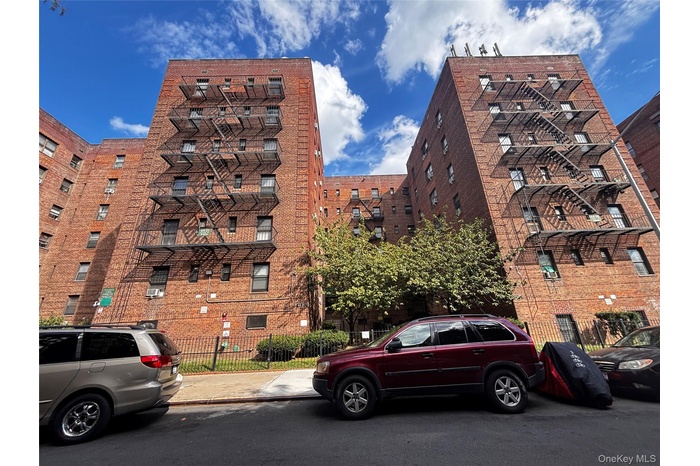 View of apartment building / complex