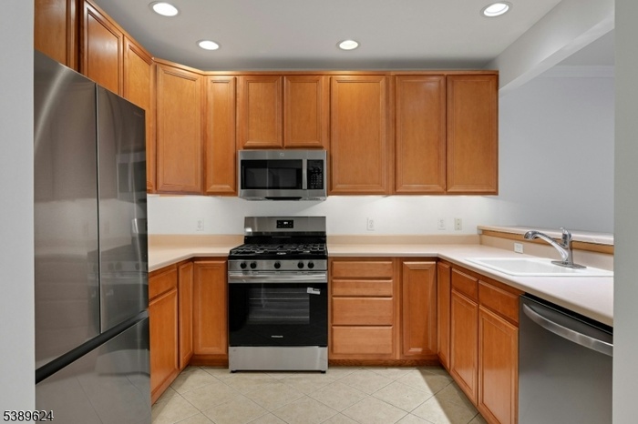 New Appliances, Maple Cabinets