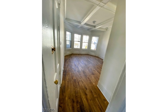 Upper level livingroom