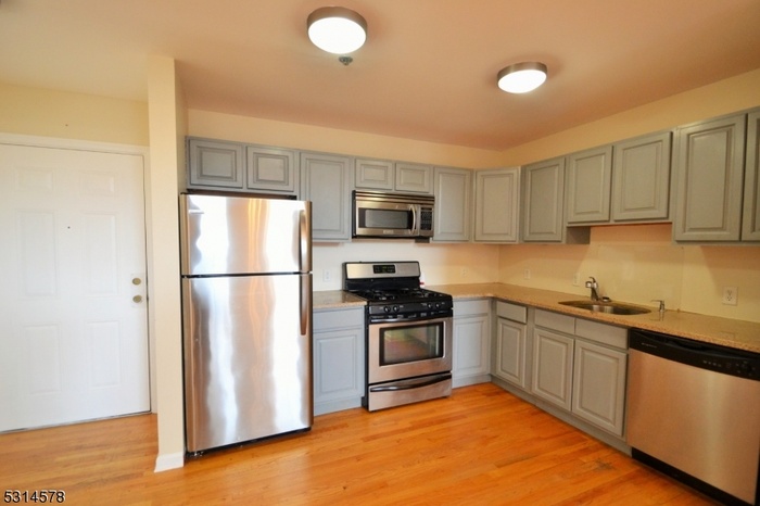 U# 402 before tenant