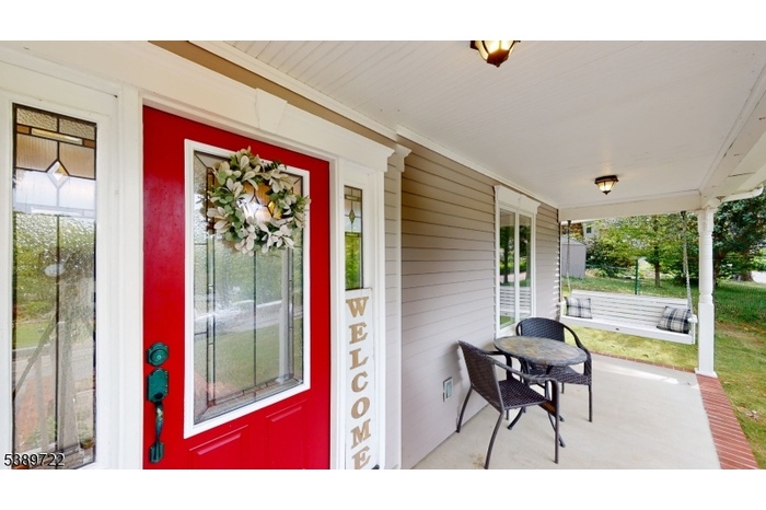 Front Porch w/ Swing