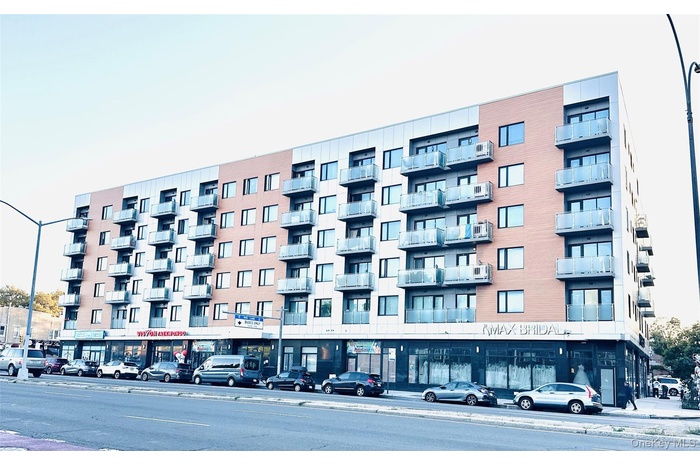 View of apartment building / complex