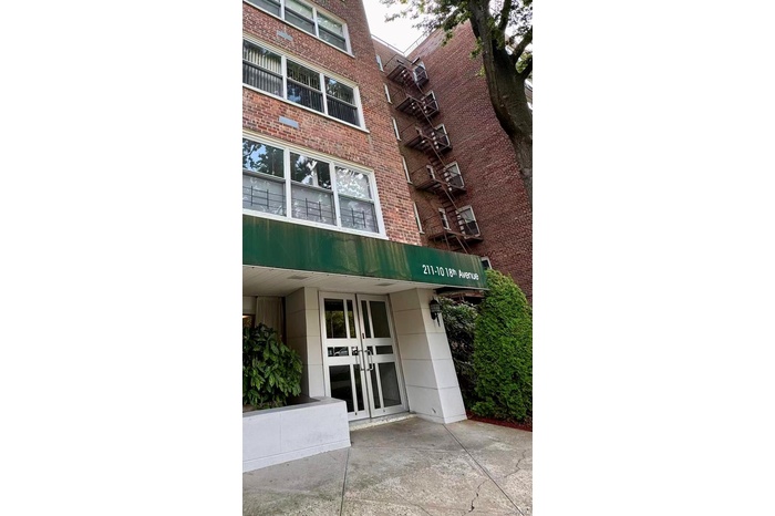 View of apartment building / complex