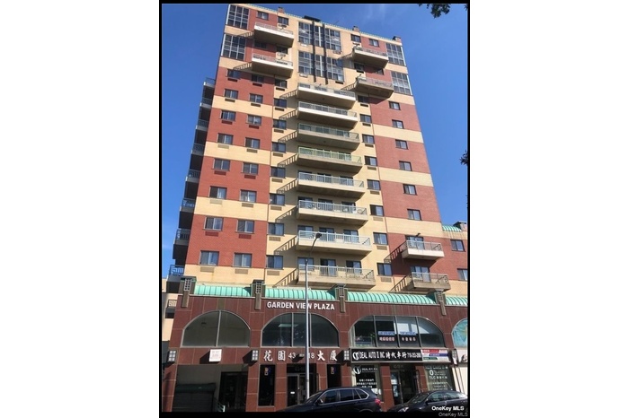 View of apartment building / complex