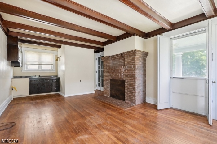 Living Room/Kitchen