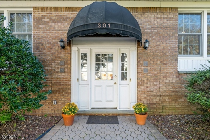 Charming entrance