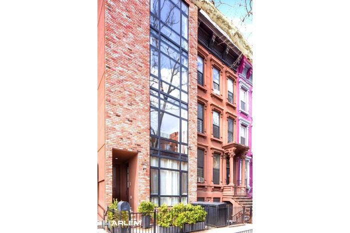Townhouse Facade