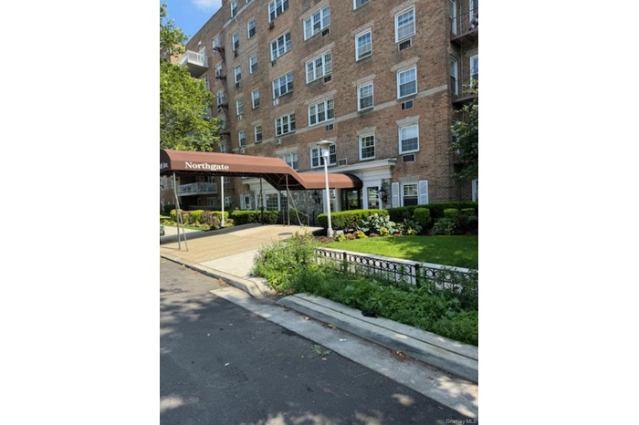 View of apartment building / complex