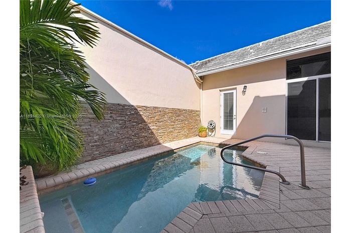 17330 Bermuda Village Dr