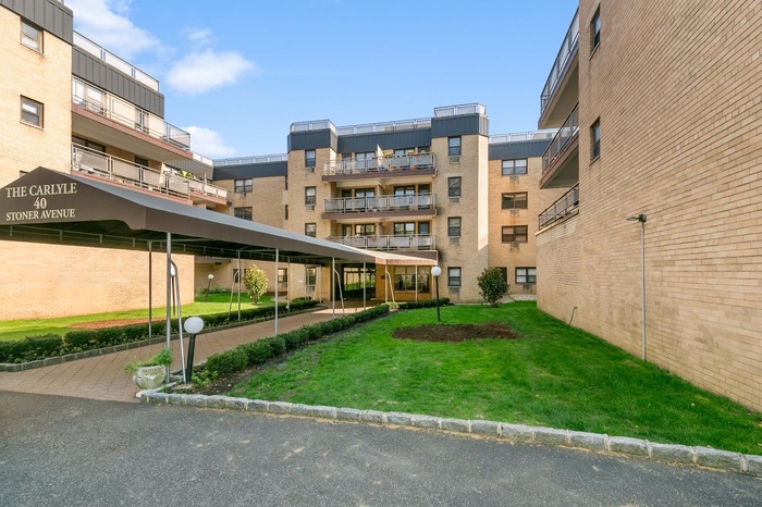 View of home's community