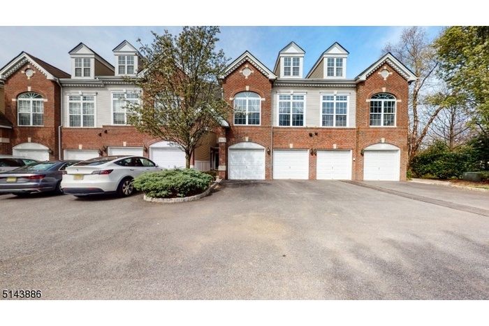 Driveway/garage