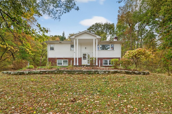 Welcome to 111 Tillson Lake Road!