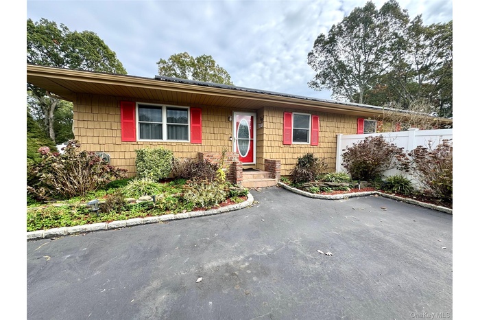 View of ranch-style house