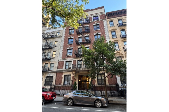 View of apartment building / complex