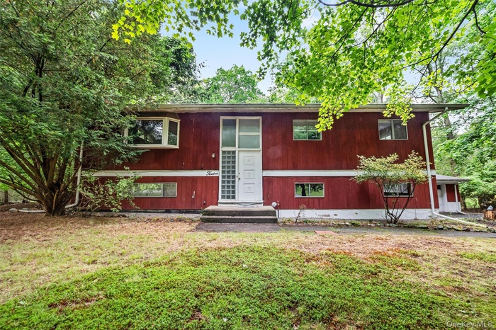 Welcome to 12 Dale Rd, Airmont, NY