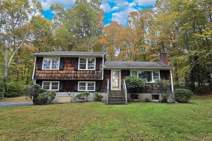 Welcome to 28 Carolyn Way!
