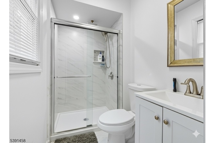PRIMARY Bathroom 1ST FL