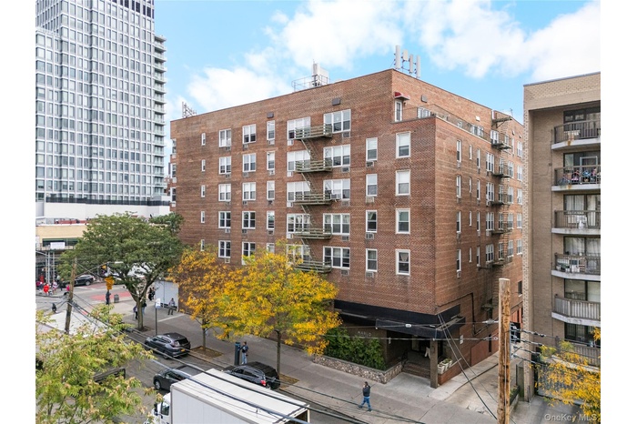 View of apartment building / complex