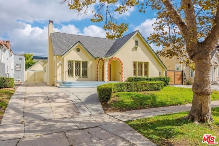 614 S Orange Dr -
