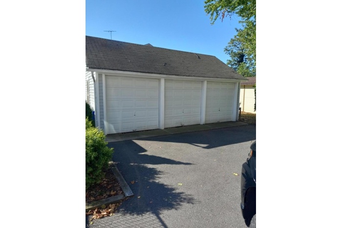 3 car garage