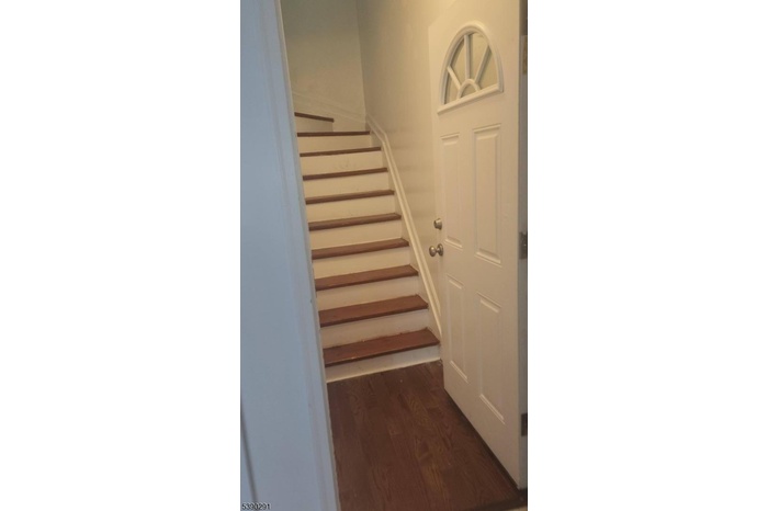 2nd floor stairs 2nd fl