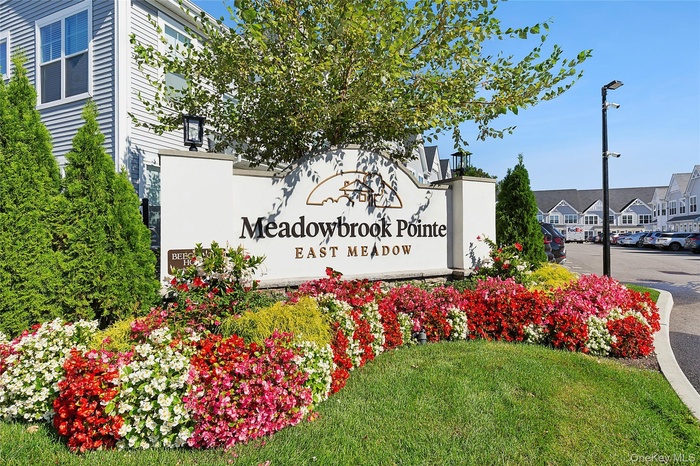 Meadowbrook Pointe-East Meadow