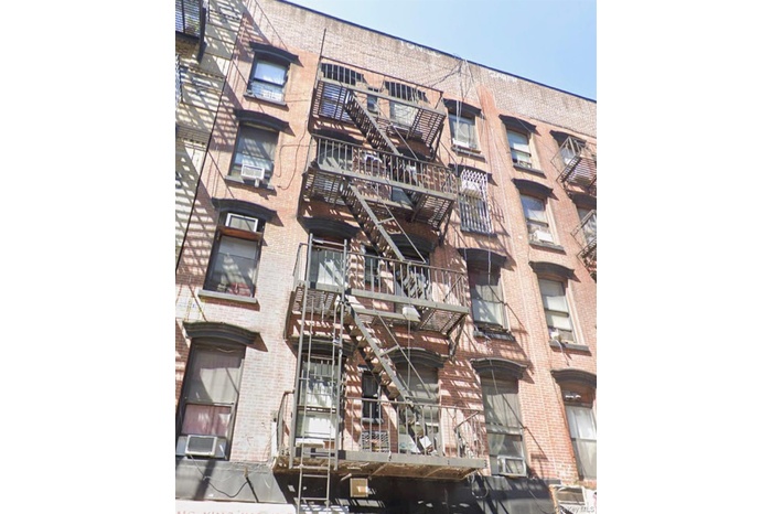 View of apartment building / complex