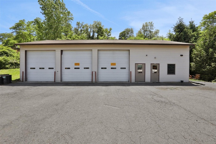 Detached garage with central AC