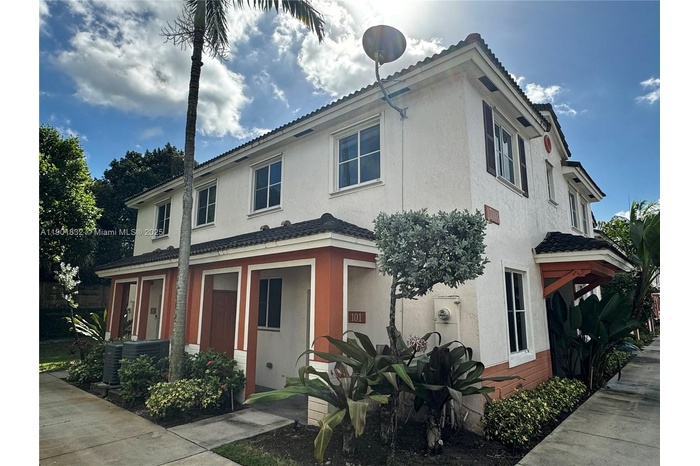 Side Entrance to the Corner Unit
