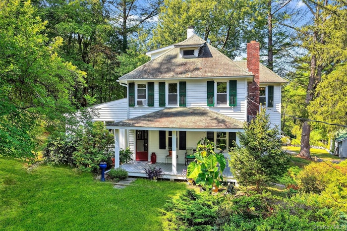 Farm house colonial on the bucolic Hunterbrook Road