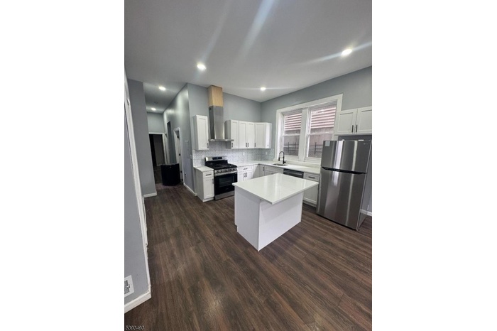 1ST FL KITCHEN