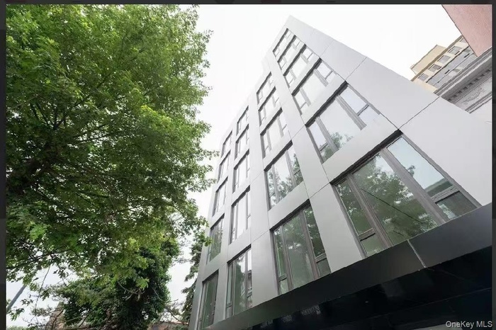 View of apartment building / complex