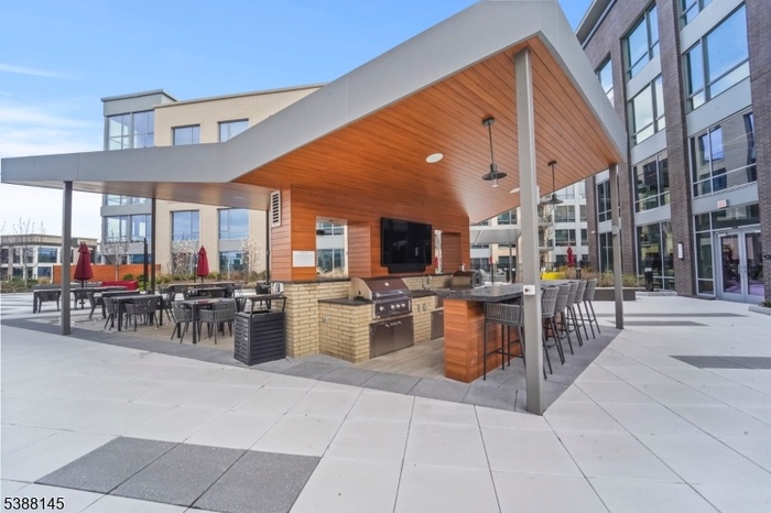 Outdoor Entertainment at SOL