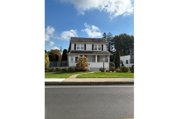 View of front of home featuring a porch