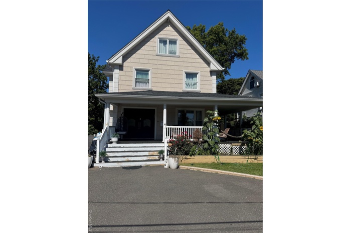 View of front facade featuring covered porch