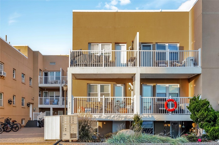 View of apartment building / complex