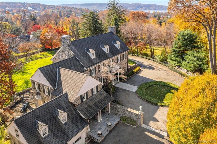 Aerial view of property and surrounding area
